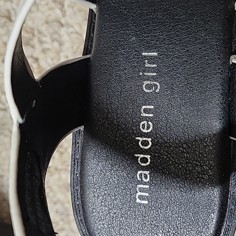 Shoes - Picture 2 of 3